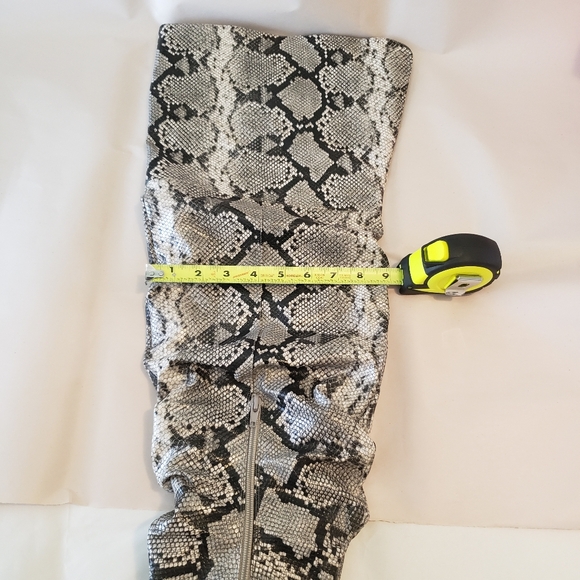 Women's ShoeDazzle Thigh High Snake Heeled Boot Size 8.5 EUC In Box - Picture 7 of 13